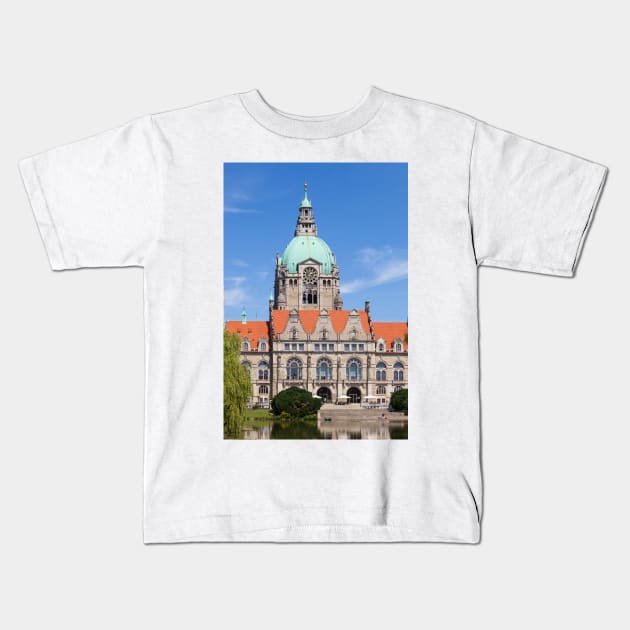 New Town Hall in Maschpark am Maschteich, Hanover, Lower Saxony, Germany Kids T-Shirt by Kruegerfoto